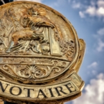 Image d'un panonceau d'une étude de notaire